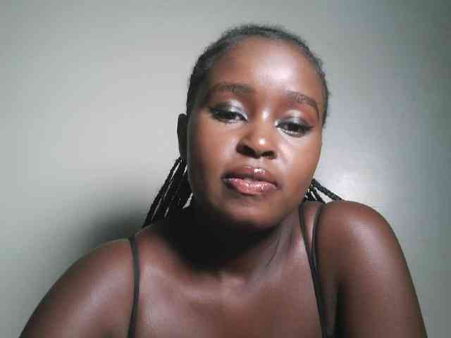 Modella: Spiceynelly