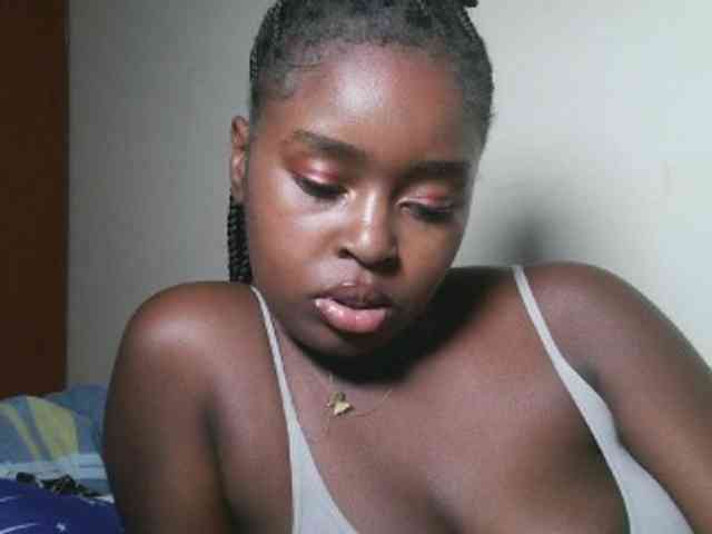 Spiceynelly webcam