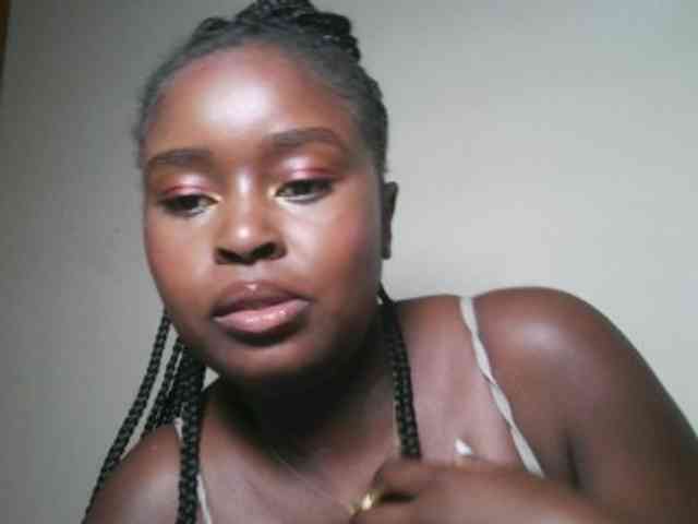 Spiceynelly webcam