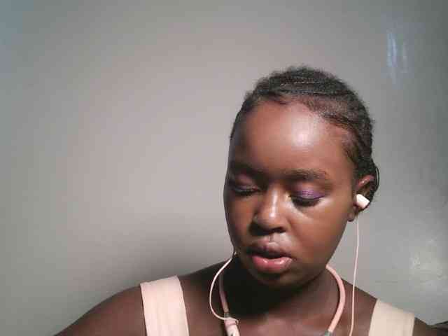 Spiceynelly webcam