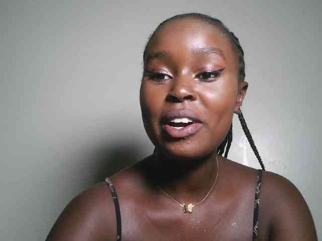 Modella: Spiceynelly