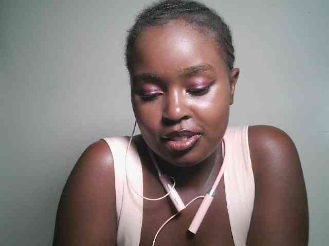 Spiceynelly webcam