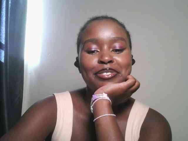 Spiceynelly webcam