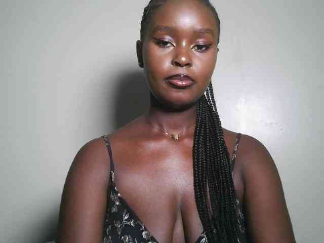 Modella: Spiceynelly