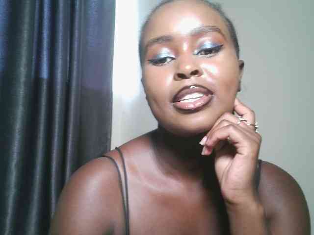 Spiceynelly webcam