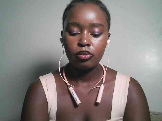 Spiceynelly webcam