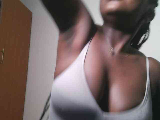 Spiceynelly webcam
