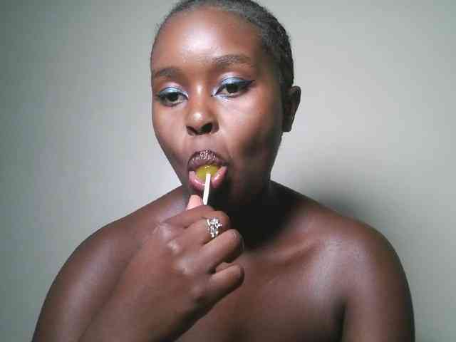 Spiceynelly webcam