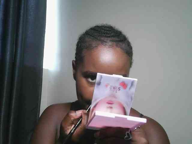 Spiceynelly webcam