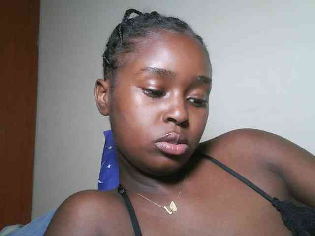 Spiceynelly webcam