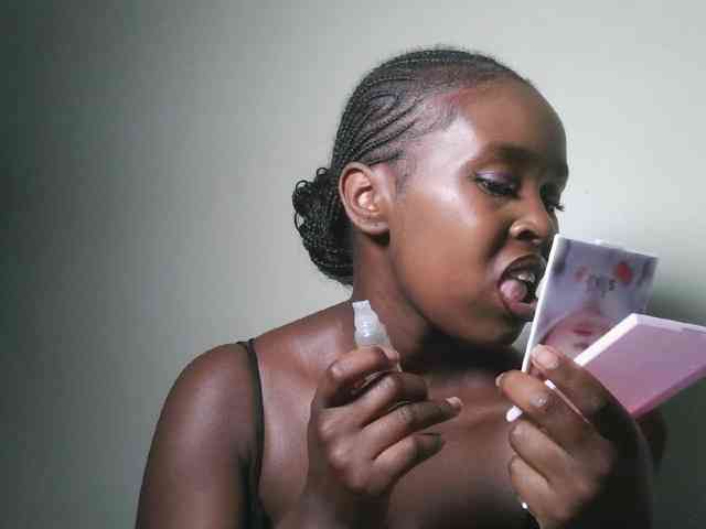 Spiceynelly webcam