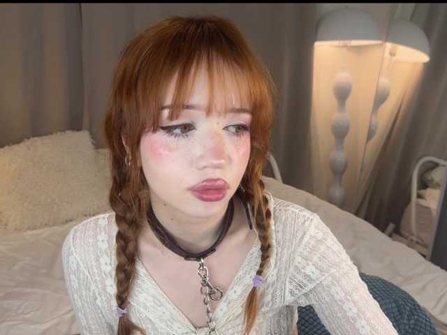 Sex chat gratuit in direct cu LolaXBambi pe BongaCams