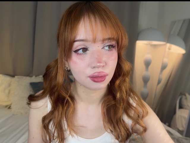 Sex chat gratuit in direct cu LolaXBambi pe BongaCams