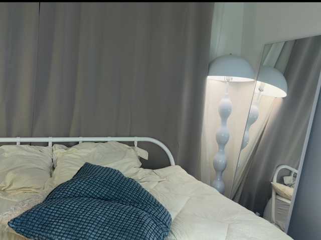 Sex chat gratuit in direct cu LolaXBambi pe BongaCams