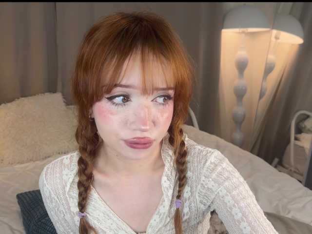 Sex chat gratuit in direct cu LolaXBambi pe BongaCams