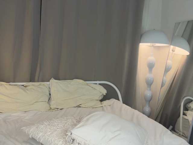 Sex chat gratuit in direct cu LolaXBambi pe BongaCams