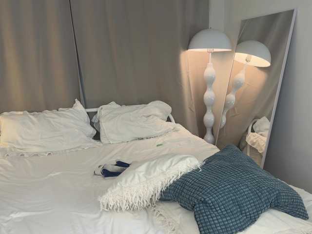 Sex chat gratuit in direct cu LolaXBambi pe BongaCams