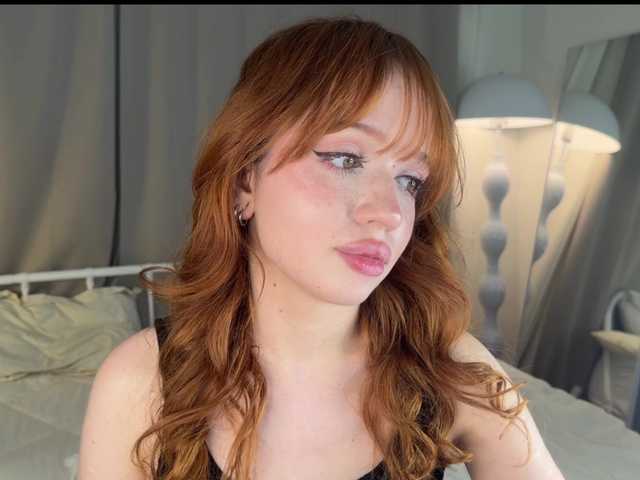 Sex chat gratuit in direct cu LolaXBambi pe BongaCams