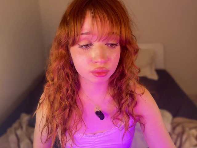 Sex chat gratuit in direct cu LolaXBambi pe BongaCams