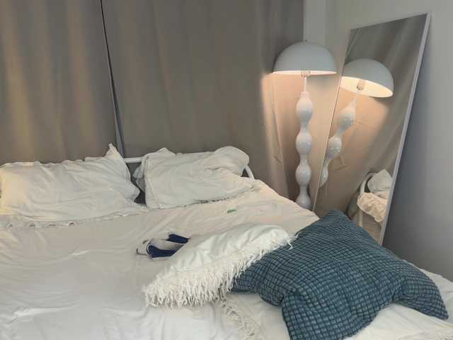 Sex chat gratuit in direct cu LolaXBambi pe BongaCams