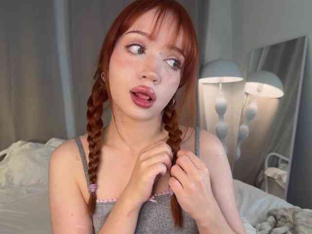LolaXBambi webcam