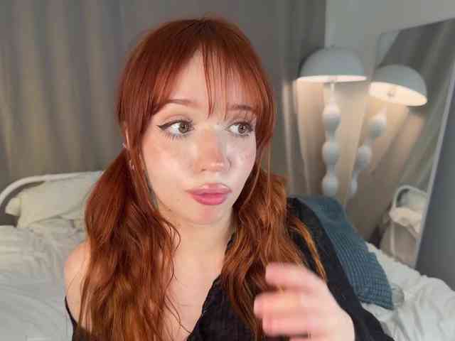 LolaXBambi webcam