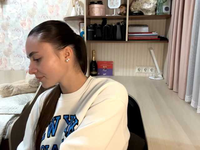 CarleenKnappe live cam on BongaCams