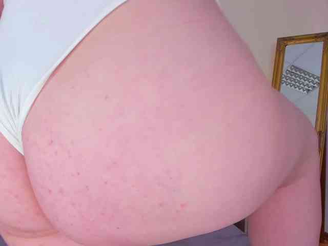 TrishaDarks webcam