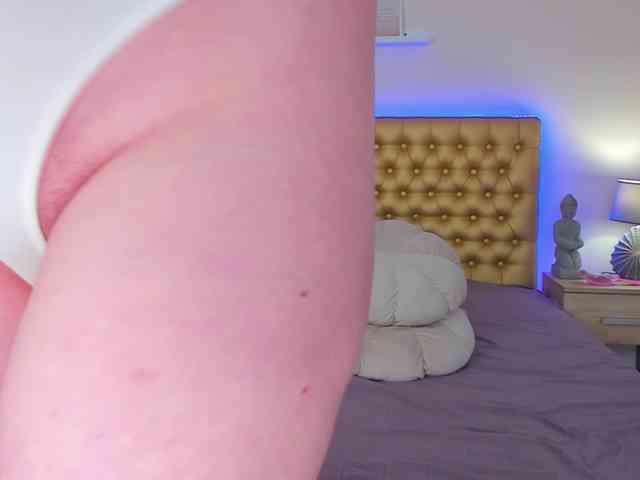 TrishaDarks webcam
