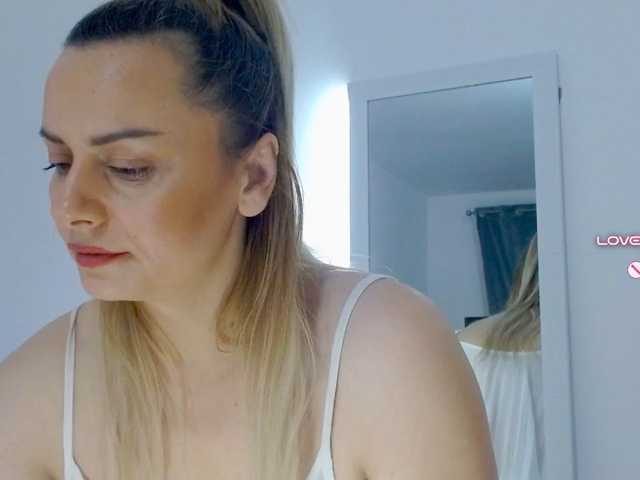 KimHotGirl