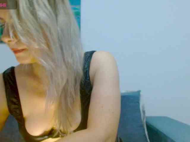 KimHotGirl webcam