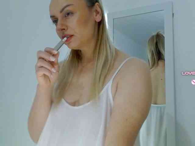KimHotGirl