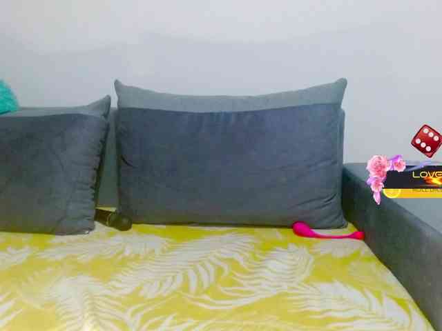 KimHotGirl webcam