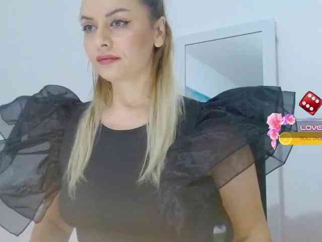 KimHotGirl