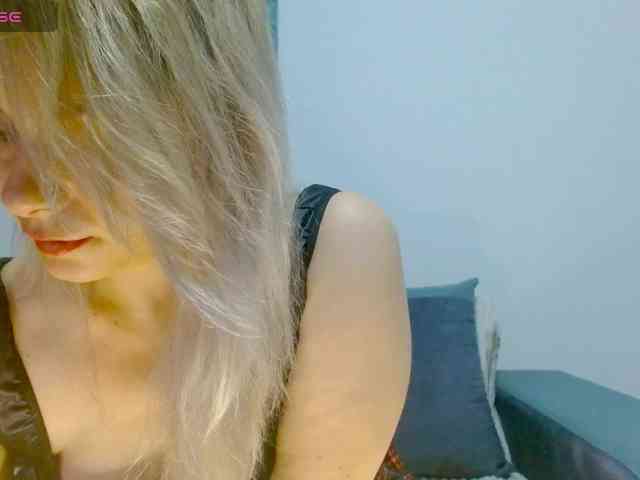 KimHotGirl webcam