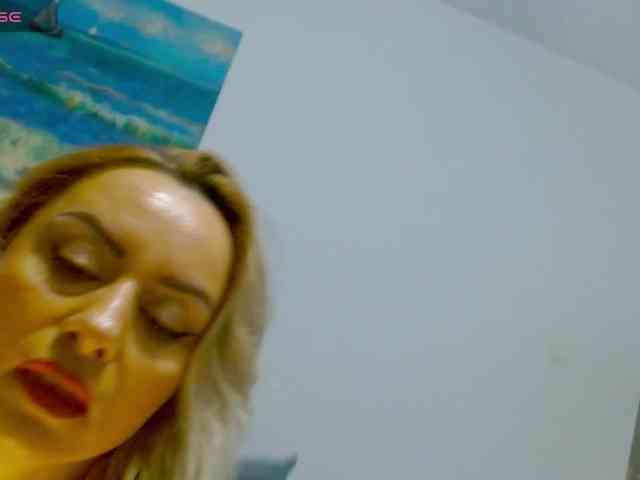 KimHotGirl webcam