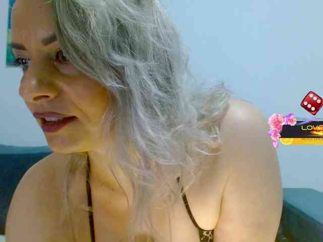 KimHotGirl webcam