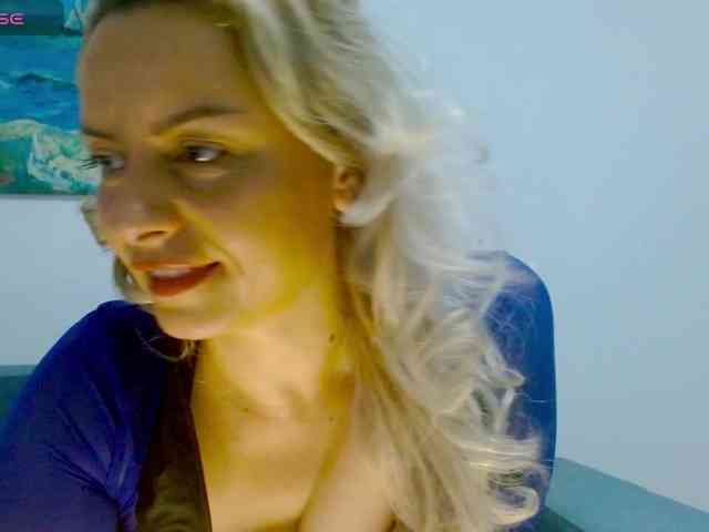 KimHotGirl webcam