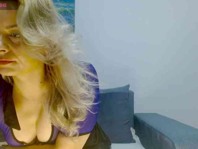 KimHotGirl webcam