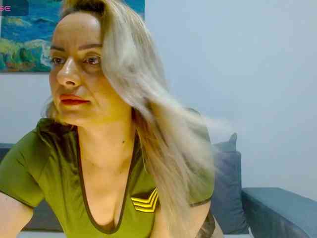 KimHotGirl webcam