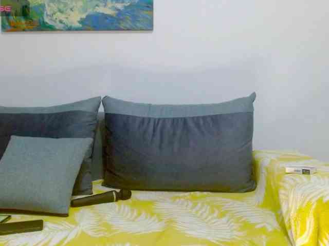KimHotGirl webcam