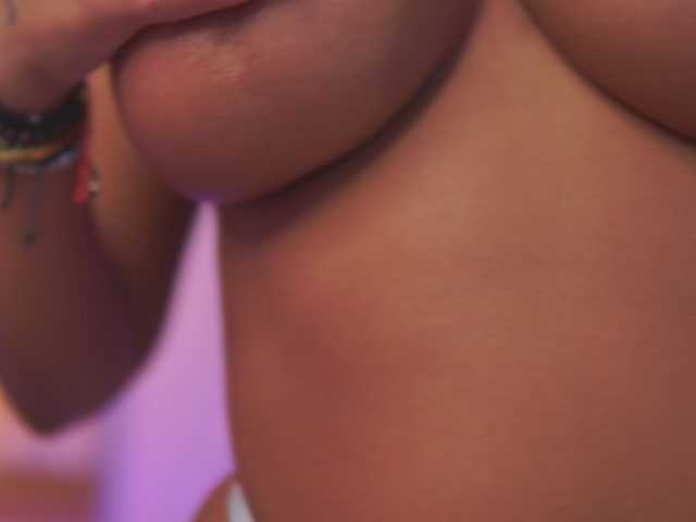 BlackCloverX live cam on BongaCams