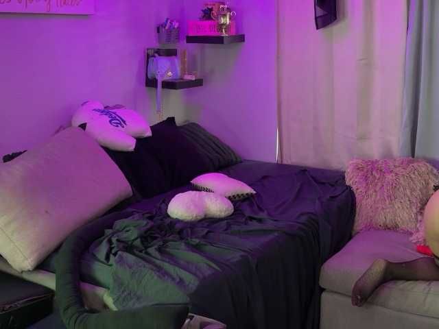 ALICETHICCPEACH live webcam show