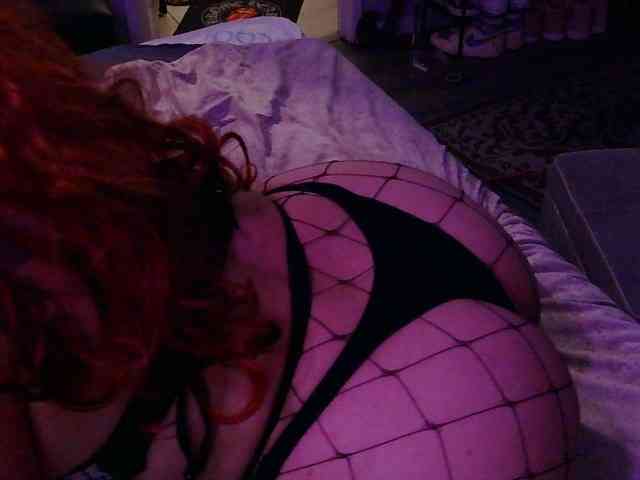 ALICETHICCPEACH webcam