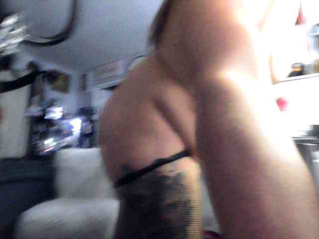 ALICETHICCPEACH webcam