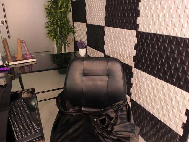 AlinaMorris live cam on BongaCams