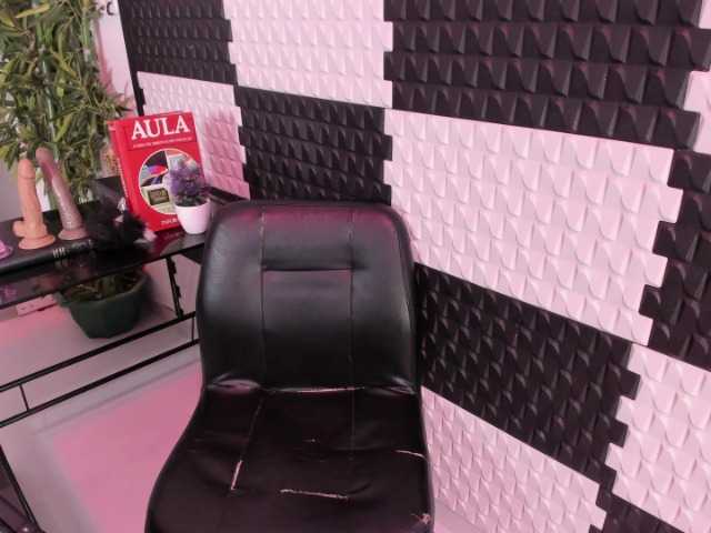 AlinaMorris live cam on BongaCams