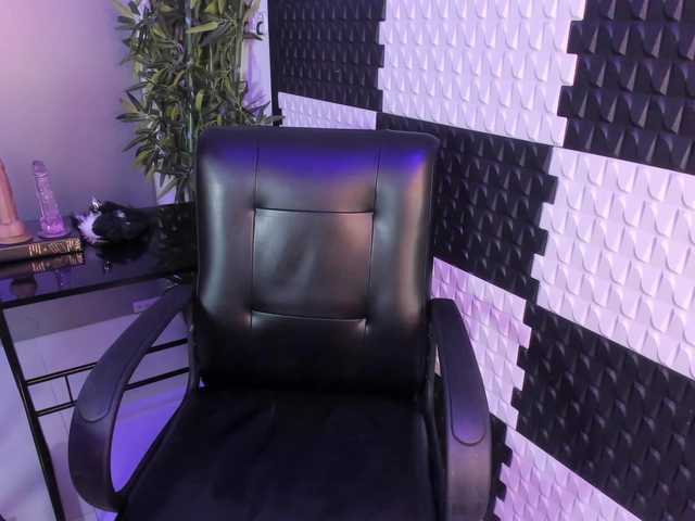 AlinaMorris live cam on BongaCams
