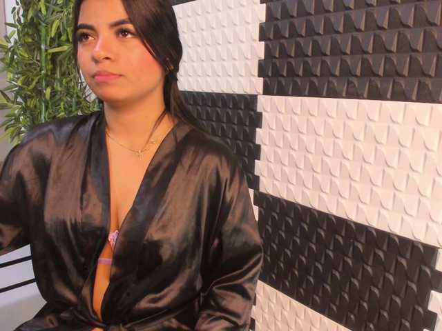 AlinaMorris live cam on BongaCams