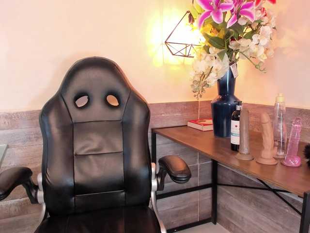 AlinaMorris live cam on BongaCams